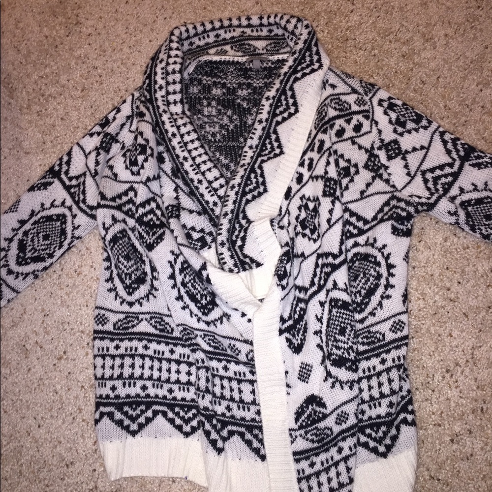 DONATING SOON /Cardigan